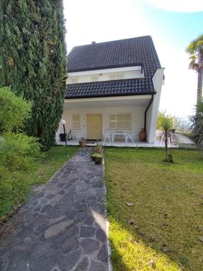 VILLA BIFAMILIARE IN VENDITA A FROSINONE VIA DELLE ACACIE in Vendita